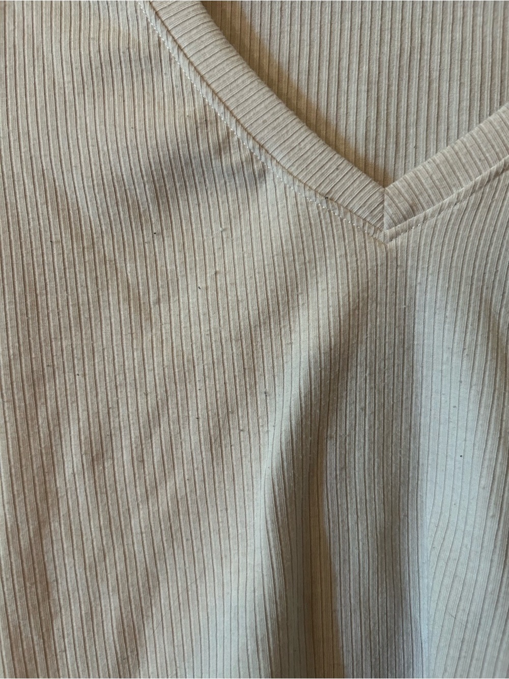 Tilly's White Ribbed V-Neck Crop Top - Picture 3 of 3